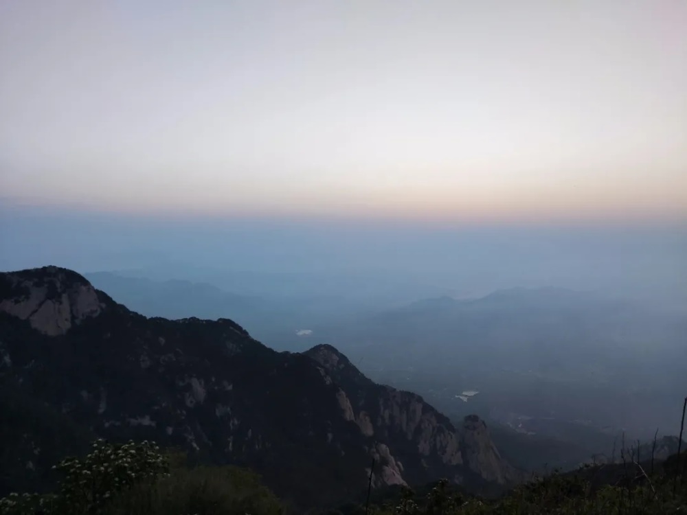  雄鹿豪取六连胜登顶东部  